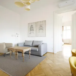 Heymi Opernring Apartmán